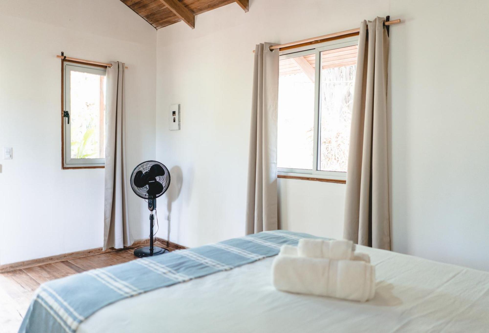 Cuatro Vientos Lodge & Apartments - Mal Pais, Costa Rica Playa Santa Teresa  Room photo