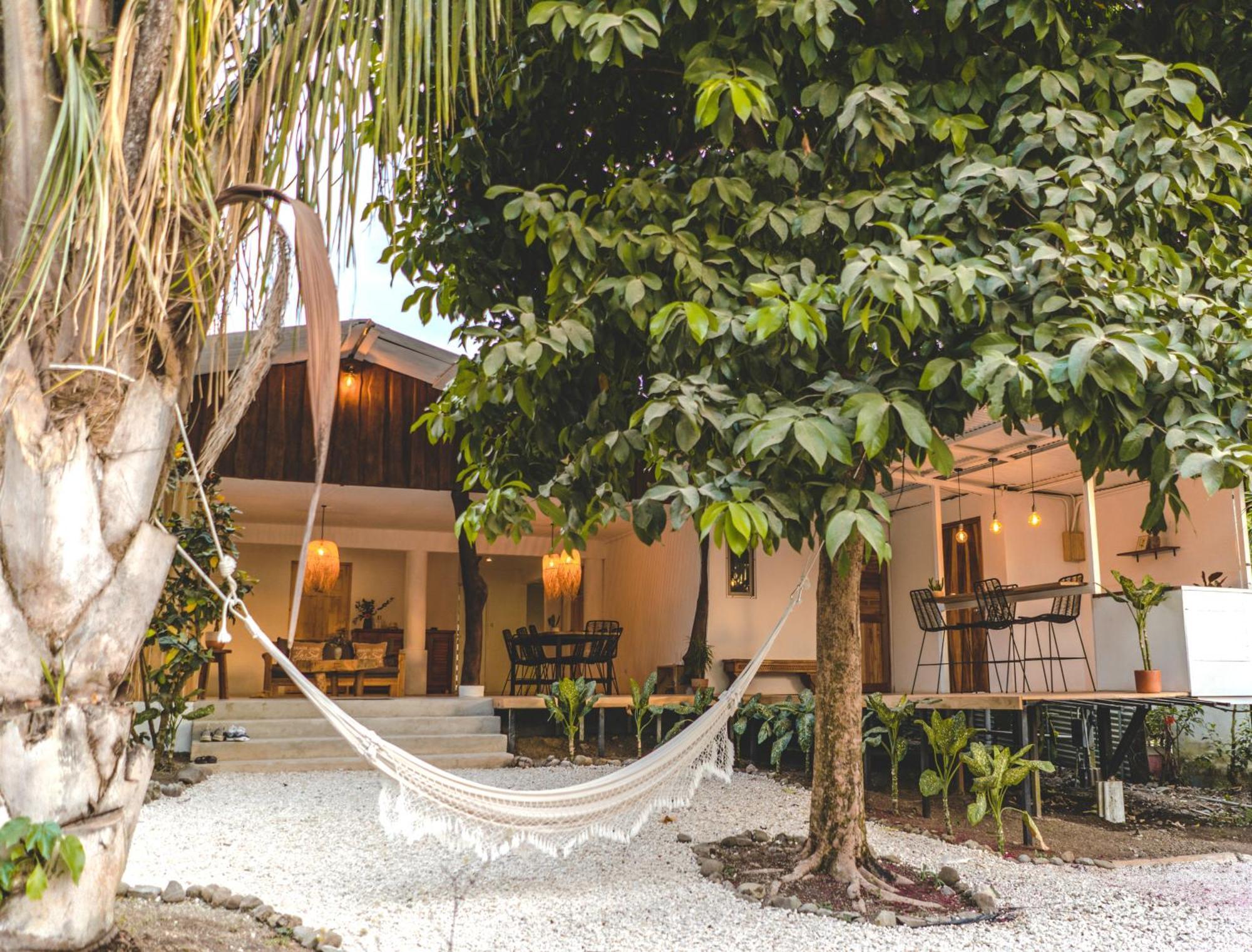 Cuatro Vientos Lodge & Apartments - Mal Pais, Costa Rica Playa Santa Teresa  Exterior photo